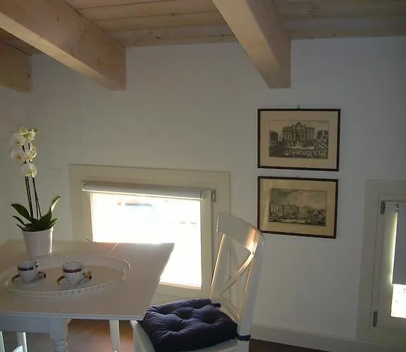 La Finestra Sul Porto Vendégház 4*